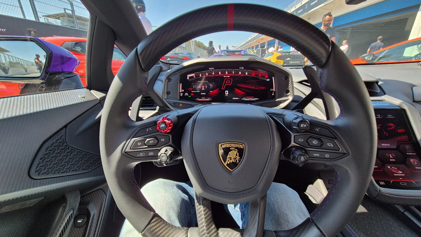 The hi-tech, fighter-pilot cockpit. Note the rev-counter's 10,000rpm redline.